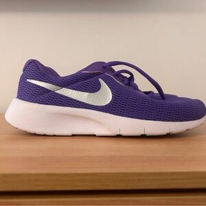 Nike Kids Sneakers in Purple and White